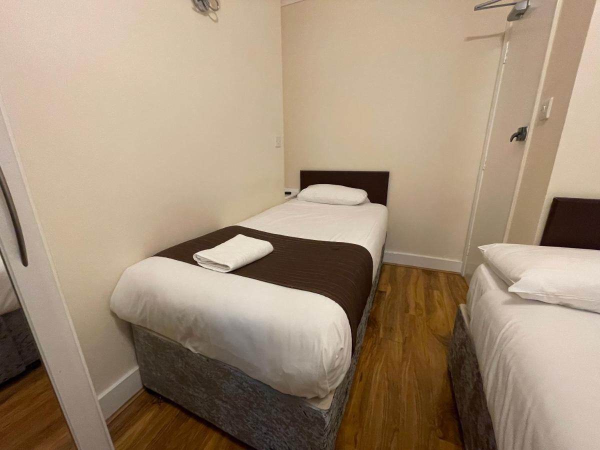 Kings Cross Hotel Лондон Екстер'єр фото