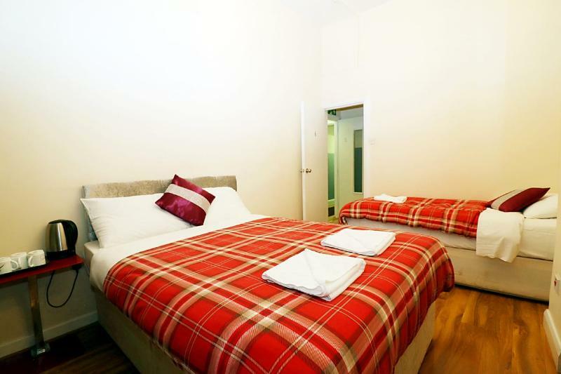 Kings Cross Hotel Лондон Екстер'єр фото